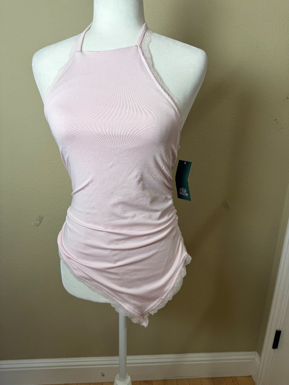 Wild Fable Light Pink Asymmetrical Lace Trim Halter Size Small NEW